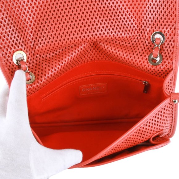 Authentic Chanel red leather Matelassé chain shoulder bag - Picture 16 of 16